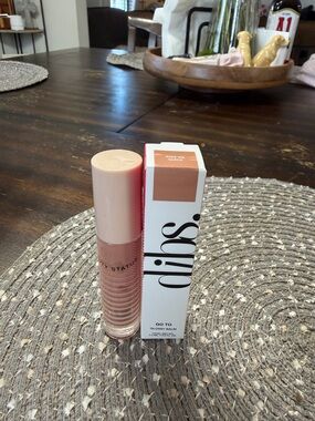 Dibs Glossy Balm in KISS Me Quick